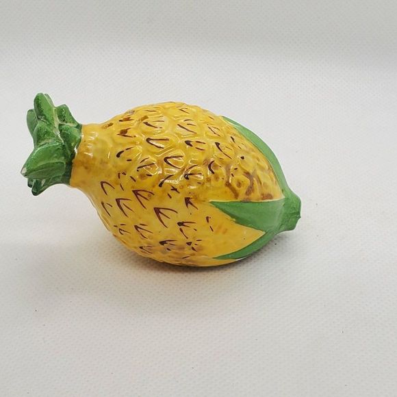 Vintage Salt & Pepper Shakers Pineapple Ceramic Japan - Picture 5 of 8
